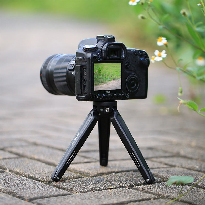 Universal Metal Desktop Tripod | Portable Mini Stand for Apple & Smartphones