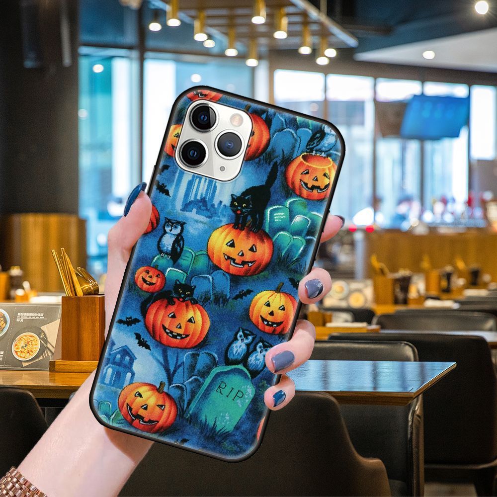 Festive Jack O' Lantern Cat Phone Case | Fun Halloween Design Cover